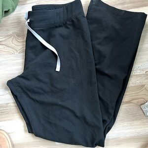 Figs Women's Black M/T scrubs  with White Drawstring